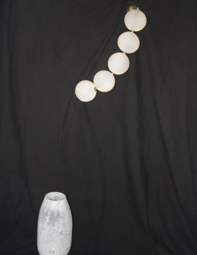 Applique Boucle d'oreille - 5 perles - Verre soufflé bouche, Laiton, LEDs -L45xD17xH60