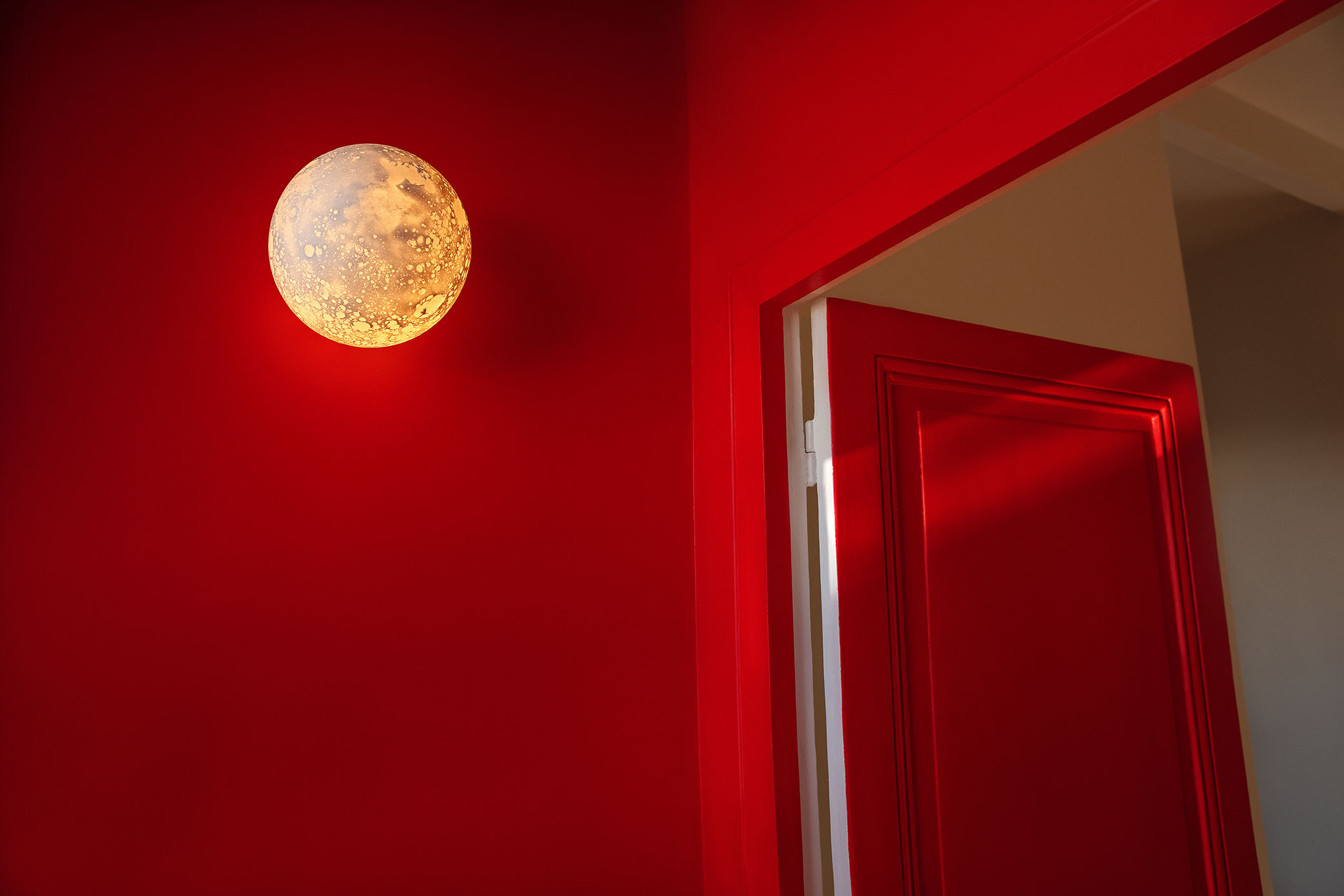 Lune wall light - full globe - diam-20cm